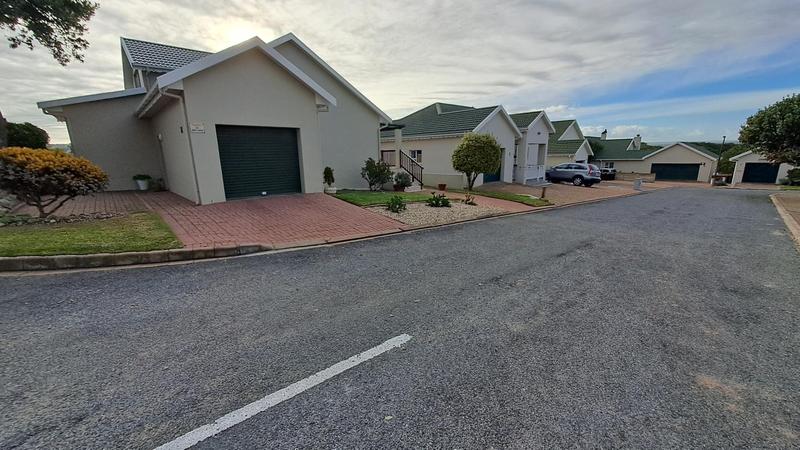 2 Bedroom Property for Sale in Stilbaai Wes Western Cape